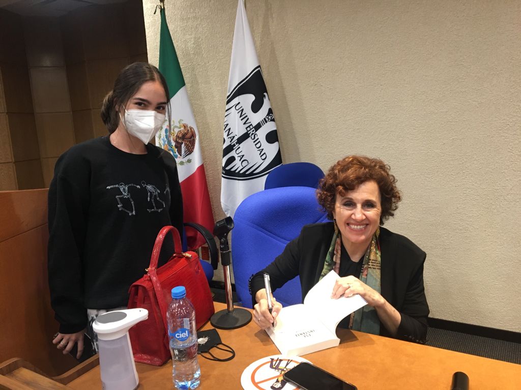 Silvia Cherem presenta en la Anáhuac su libro de historias de sobrevivientes
